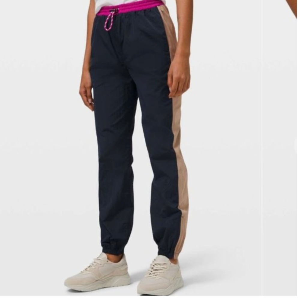 Lululemon sweatpants. Worn 1 time. Size 8!